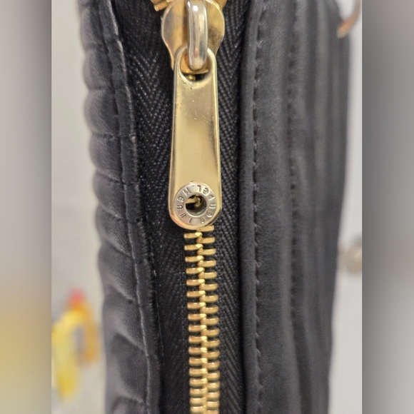 Henri Bendel No7 Expandable Black Quilted Lambskin Leather Chain Tote Bag - Picture 9 of 15